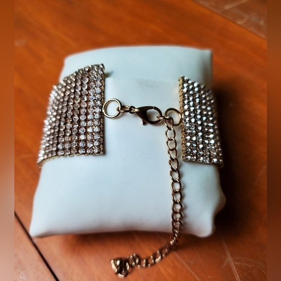 Bracelet, gold toned with clear stones - Picture 2 of 6